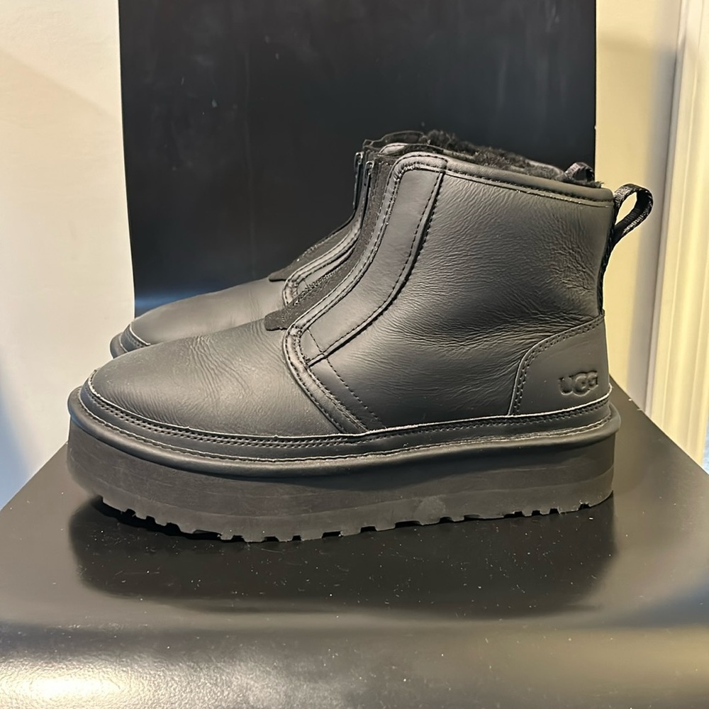 Ugg Nuemel platform zip leather mini